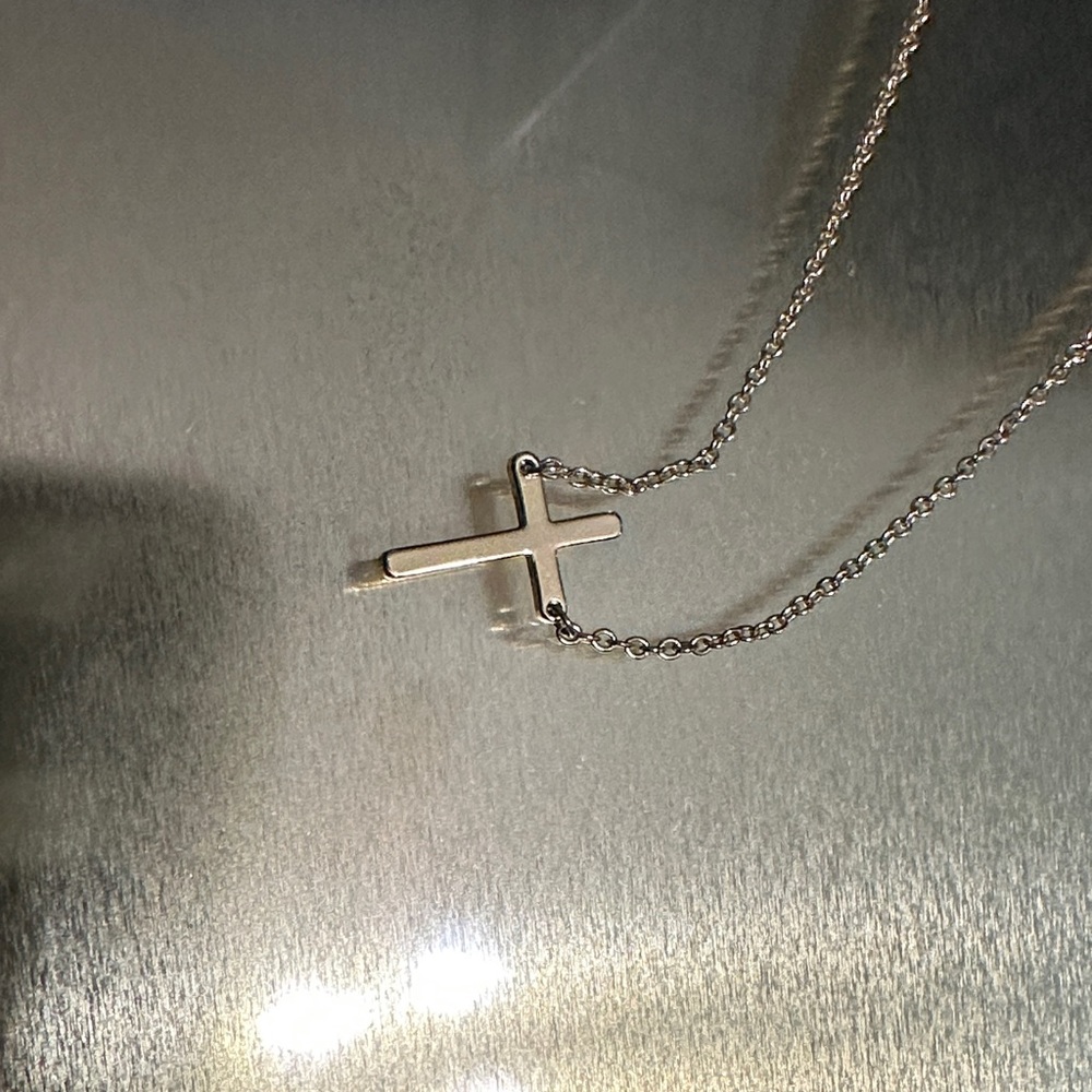 Elegant Gold Cross Necklace